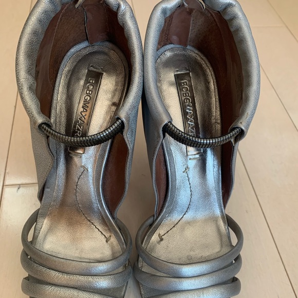 BCBG MAXAZRIA LEATHER HEELS - Picture 2 of 6